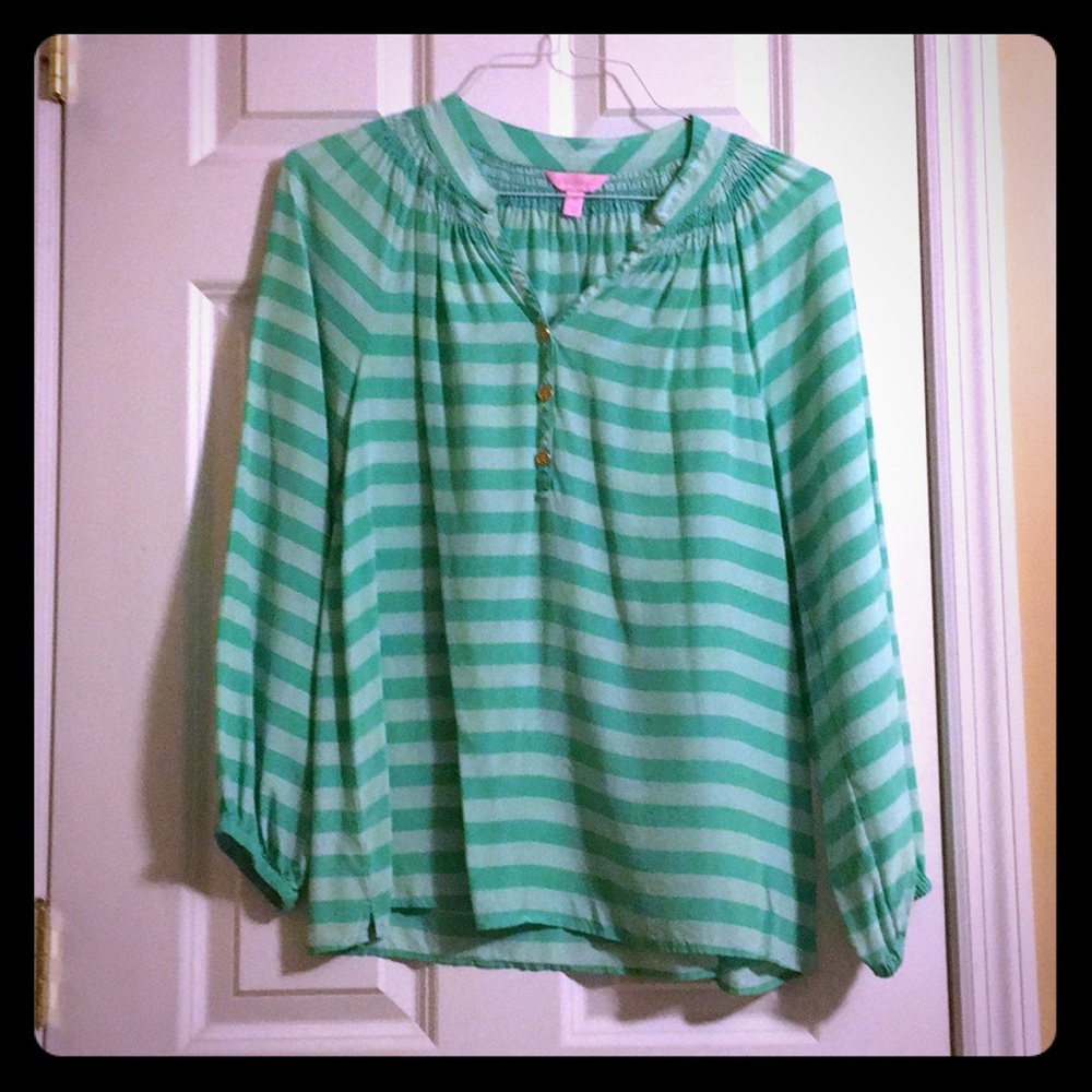 Pastel Lilly Pulitzer top 🐬